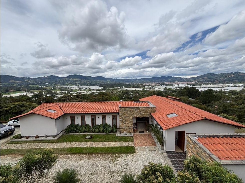 Arriendo casa campestre en La Ceja unidad cerrada con vista — foto 2