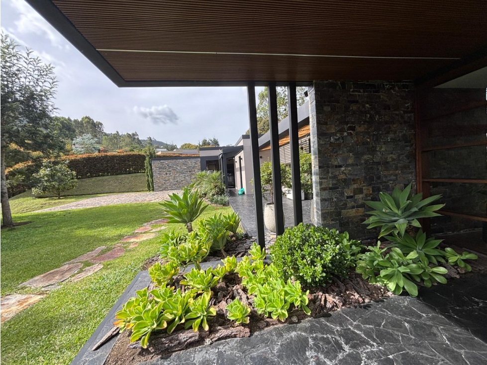 Venta casa campestre en La Ceja en parcelación con nacimiento de agua — foto 4