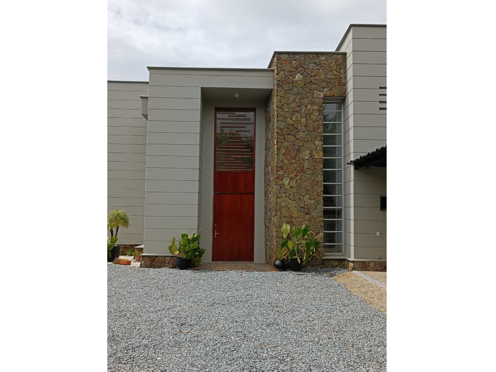 Casa con 450 m² de tres niveles en unidad cerrada en el Tablazo — foto 2
