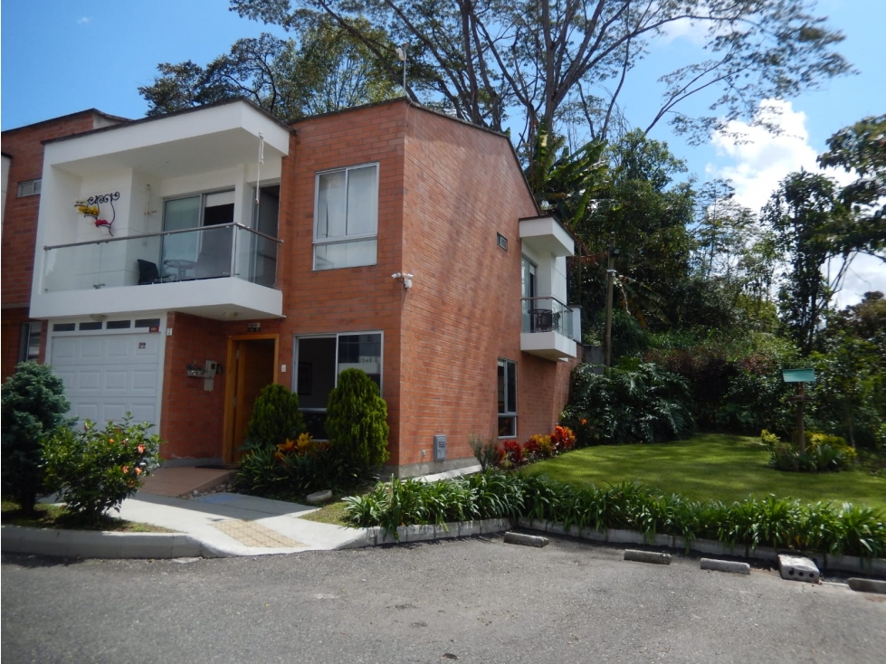 Arriendo casa amoblada en Pietra Santa para estadías temporales
