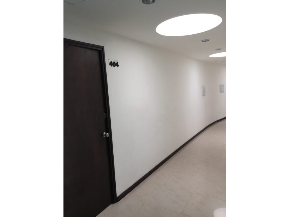 ARRIENDO OFICINA CERCA AEROPUERTO J.M.C - 3