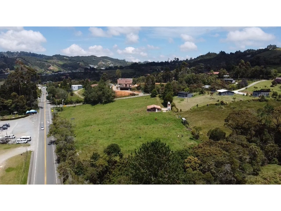 lote de 11.200 comercial en la variante a aeropuerto de Rionegro — foto 3