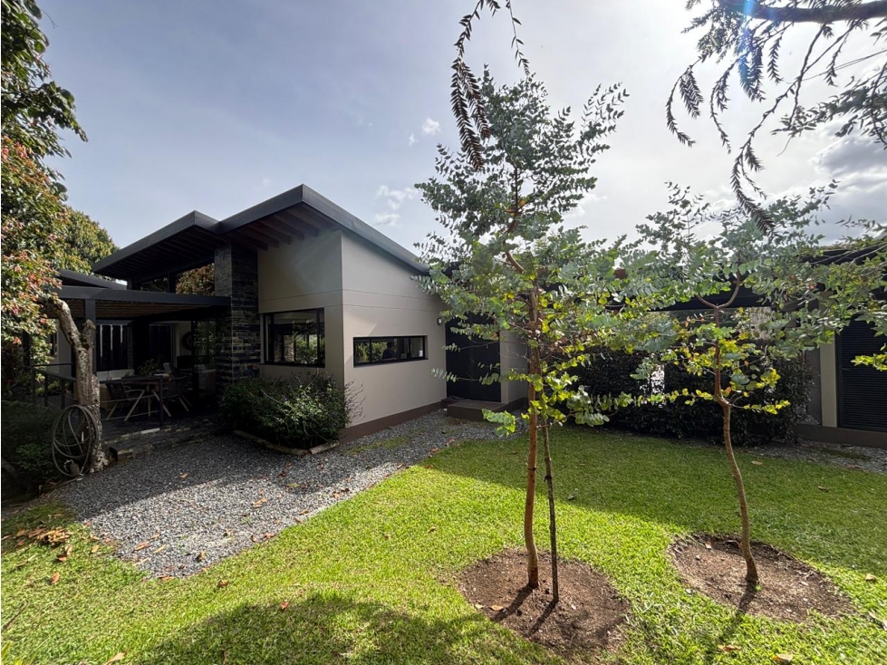 Venta casa campestre en La Ceja en parcelación con nacimiento de agua — foto 5