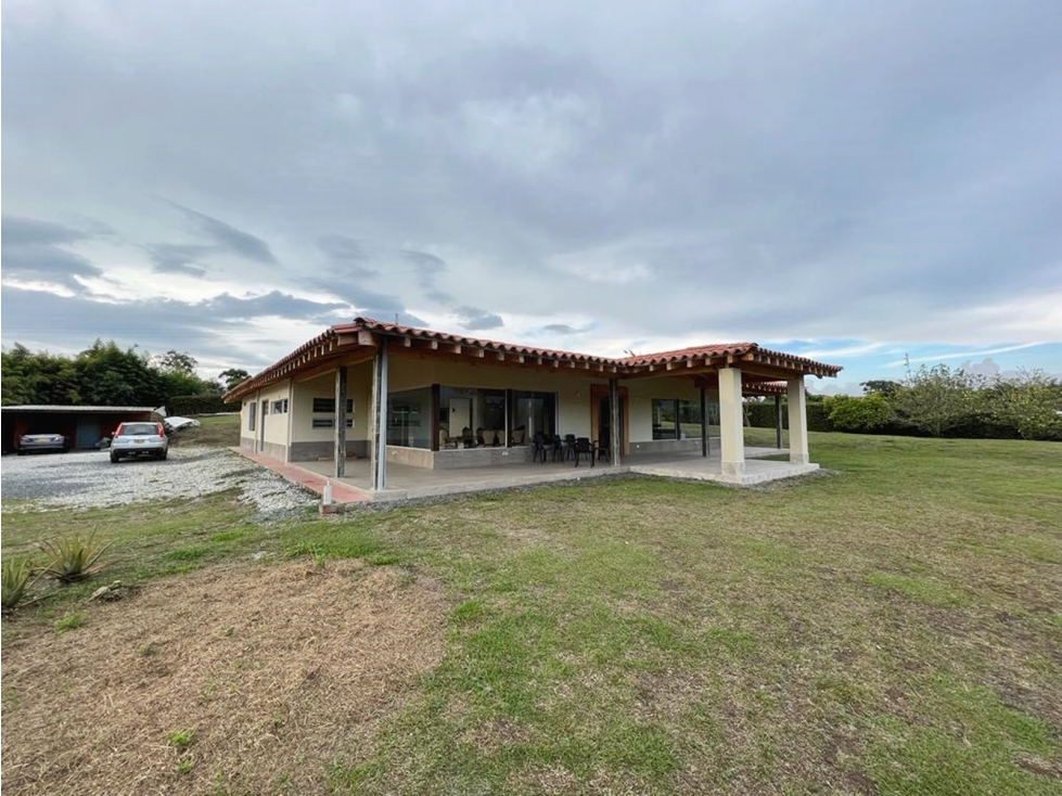 Venta casa campestre 1 planta en La Ceja Vista, diseño y unidad 24/7