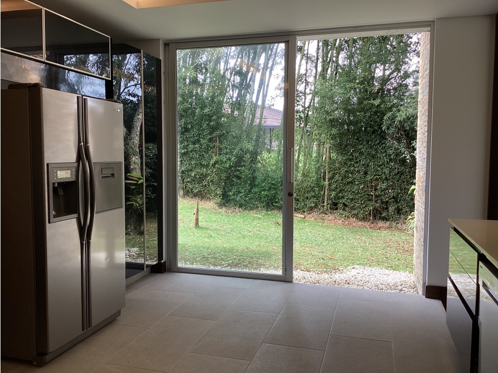Casa con 670 m² 4 habitaciones en unidad cerrada en Llanogrande — foto 6