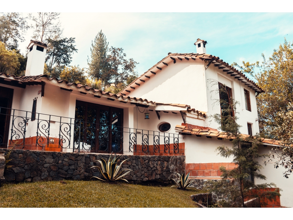 Venta casa campestre en El Retiro con 5 construcciones