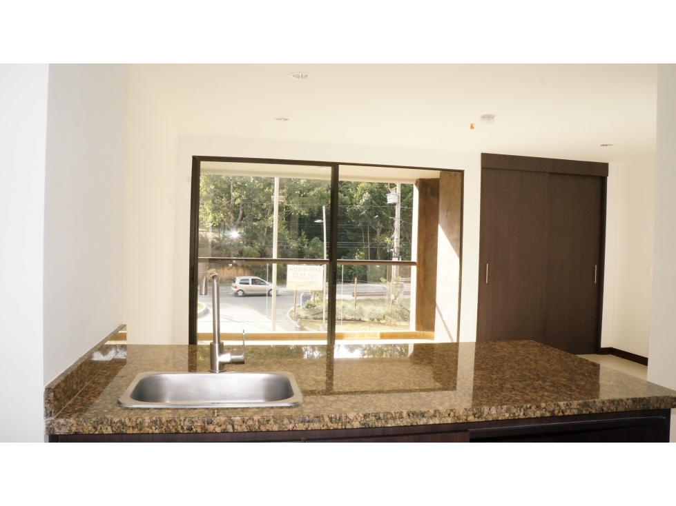Venta Arriendo apartasuite en Llanogrande amoblada con balcón — foto 2