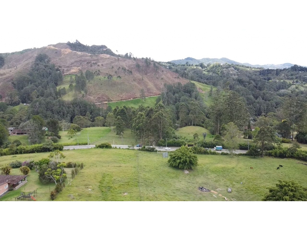 Lote independiete de 5.200 m2 por Eafit en llanogrande Rionegro