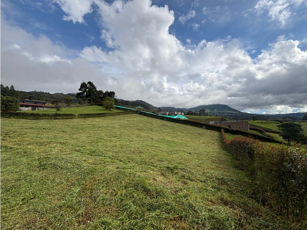 Venta lote en unidad cerrada sector El Yarumo con vista — foto 4