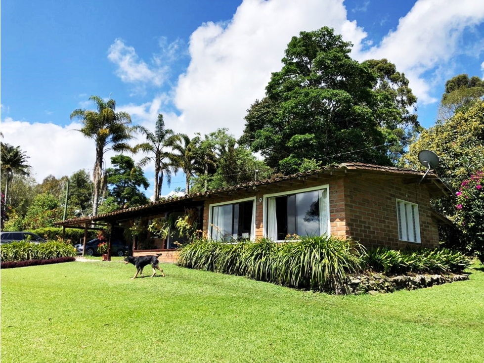 Venta casa campestre con amplio lote y área de protección natural — foto 6