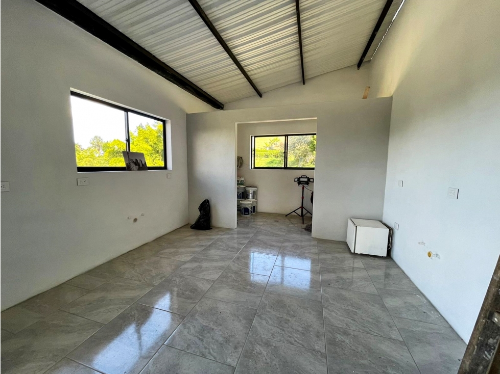 Venta casa campestre en Guarne con casa de huéspedes y establo — foto 5