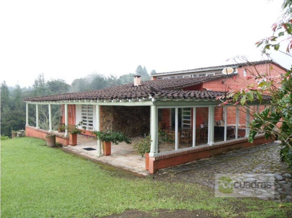 Venta casa campestre en El Carmen de Viboral con pesebreras y fonda — foto 2