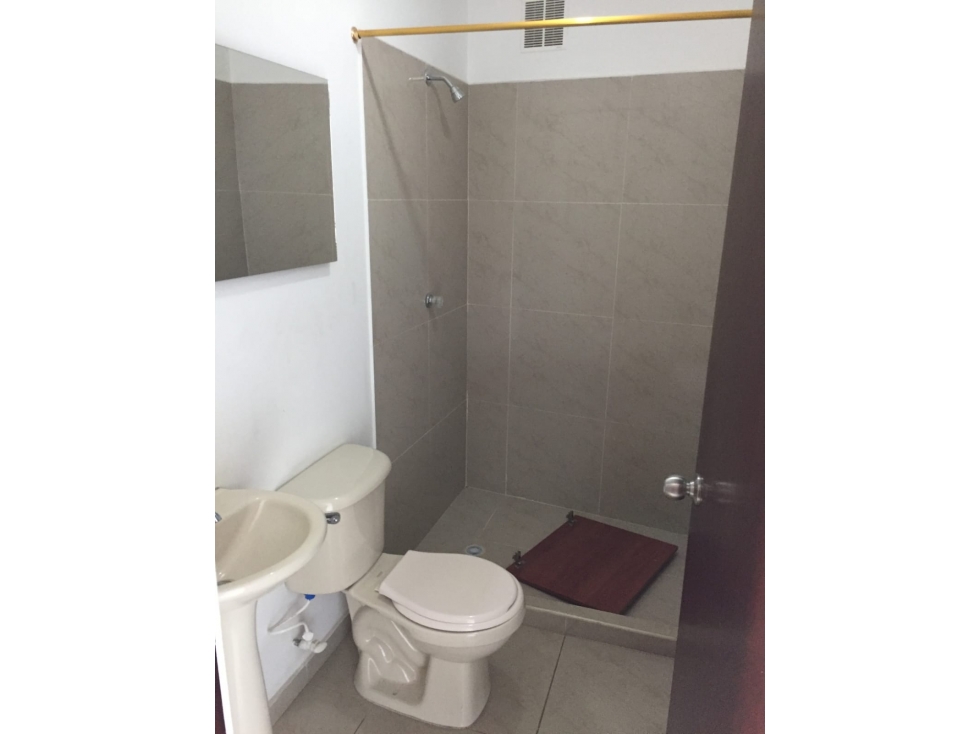 ARRIENDO OFICINA CERCA AEROPUERTO J.M.C - 5