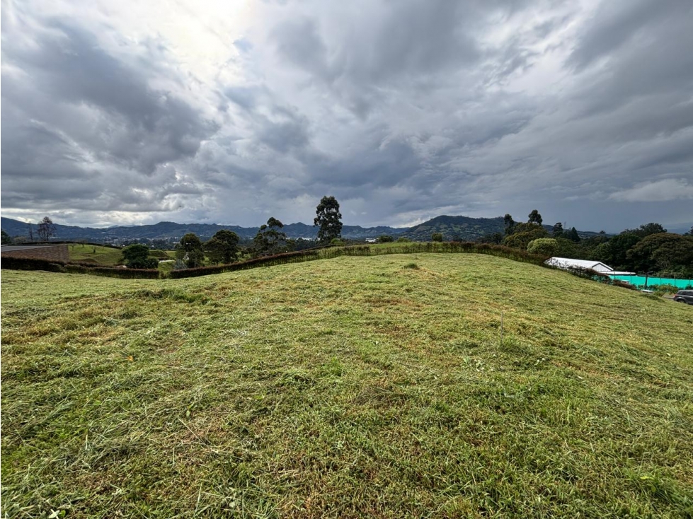 Venta lote en unidad cerrada sector El Yarumo con vista — foto 5