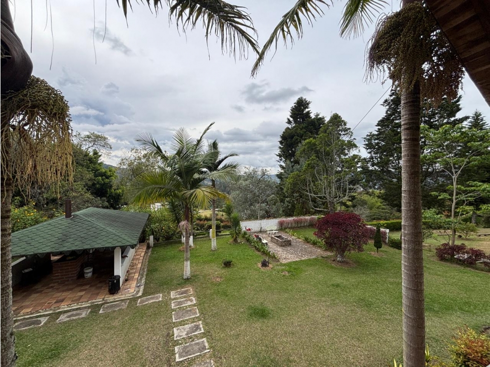 Arriendo casa campestre en Guarne con cancha de ráquetbol — foto 2