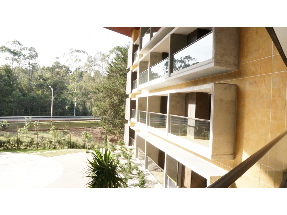 Venta Arriendo apartasuite en Llanogrande amoblada con balcón