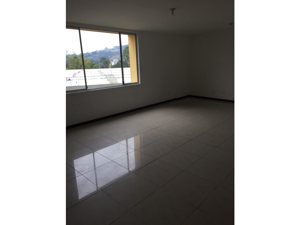 ARRIENDO OFICINA CERCA AEROPUERTO J.M.C - 6