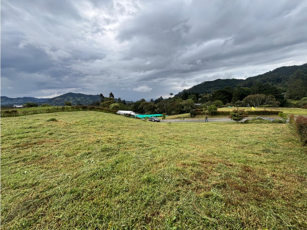 Venta lote en unidad cerrada sector El Yarumo con vista — foto 6