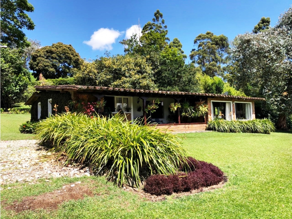Venta casa campestre con amplio lote y área de protección natural — foto 3