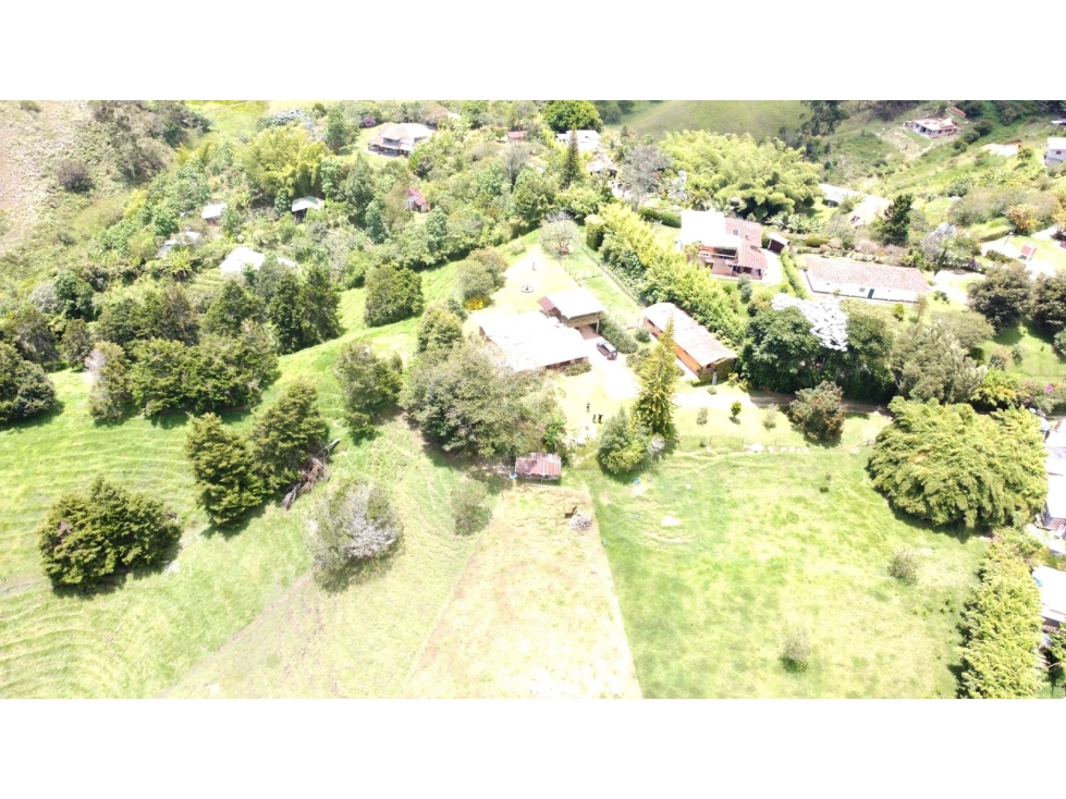 Venta casa campestre en Rionegro con lote agropecuario — foto 2