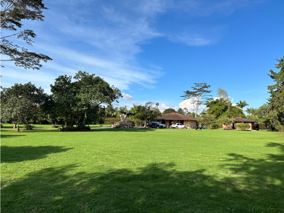 Casa campestre en venta y arriendo Uso comercial- Llanogrande Rionegro