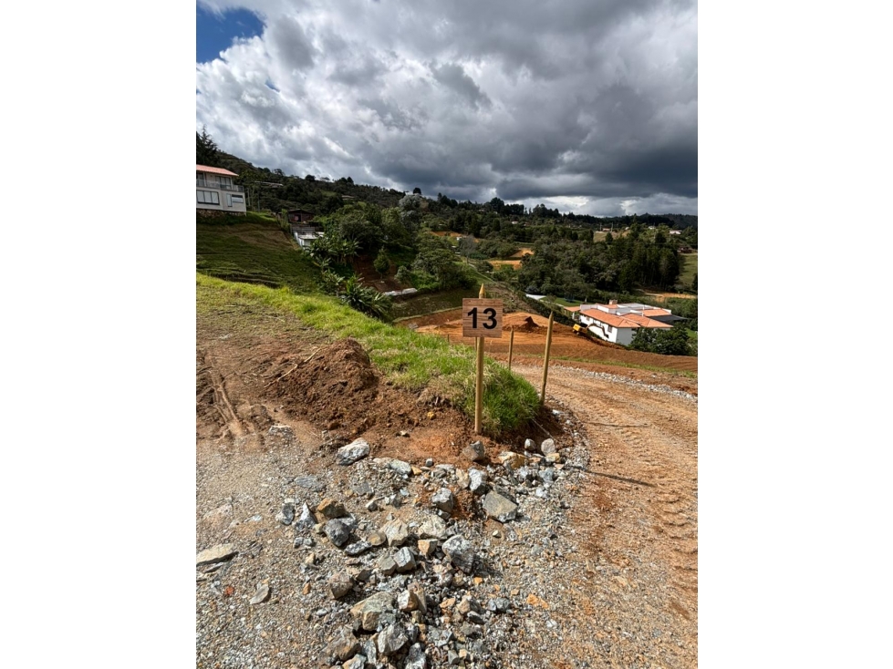 Venta lote campestre en Guarne unidad cerrada con explanación