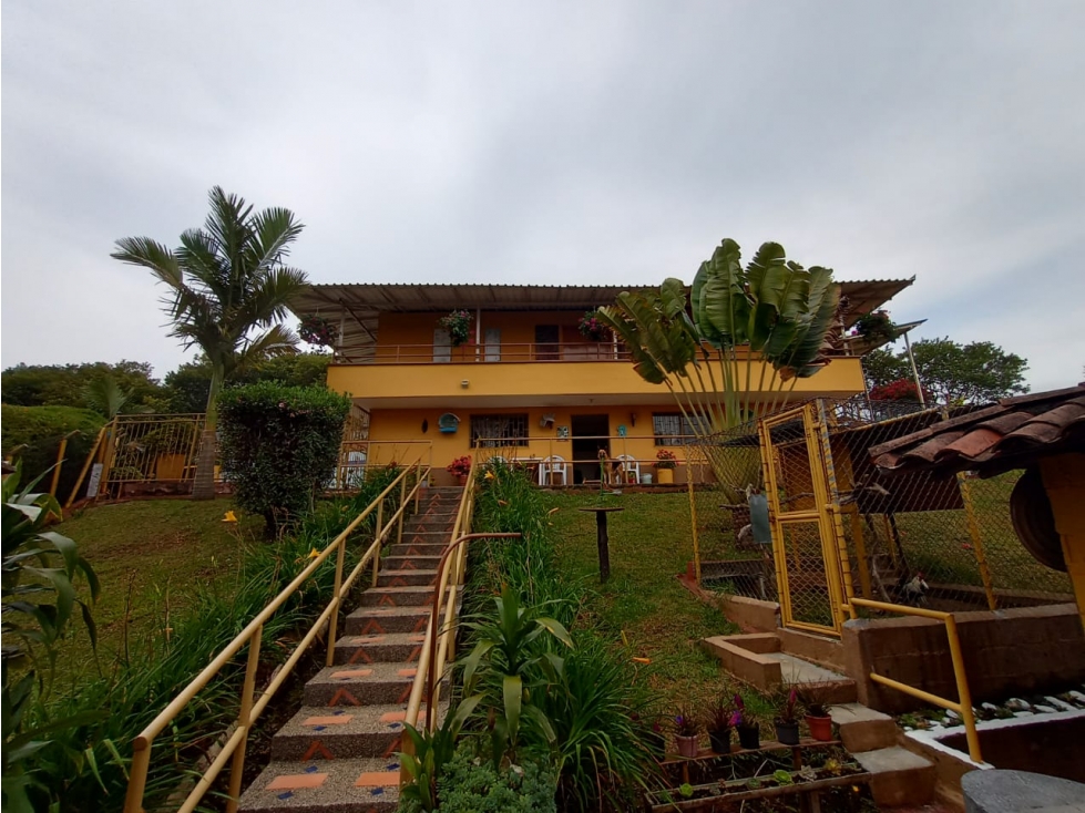Venta casa campestre con 5 pesebreras y piscina en Guarne — foto 2