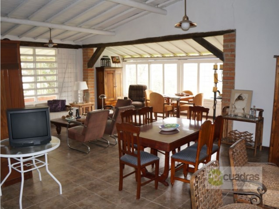 Venta casa campestre en El Carmen de Viboral con pesebreras y fonda — foto 5