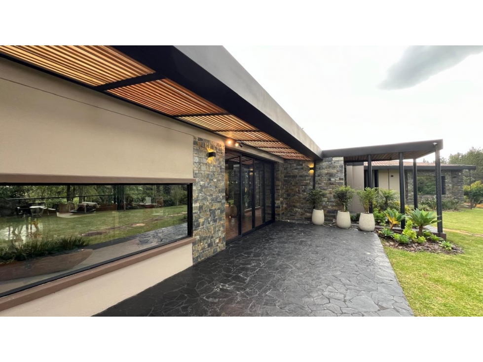 casa campestre con 325 m2 unidad cerrada en el capiro Rionegro — foto 2