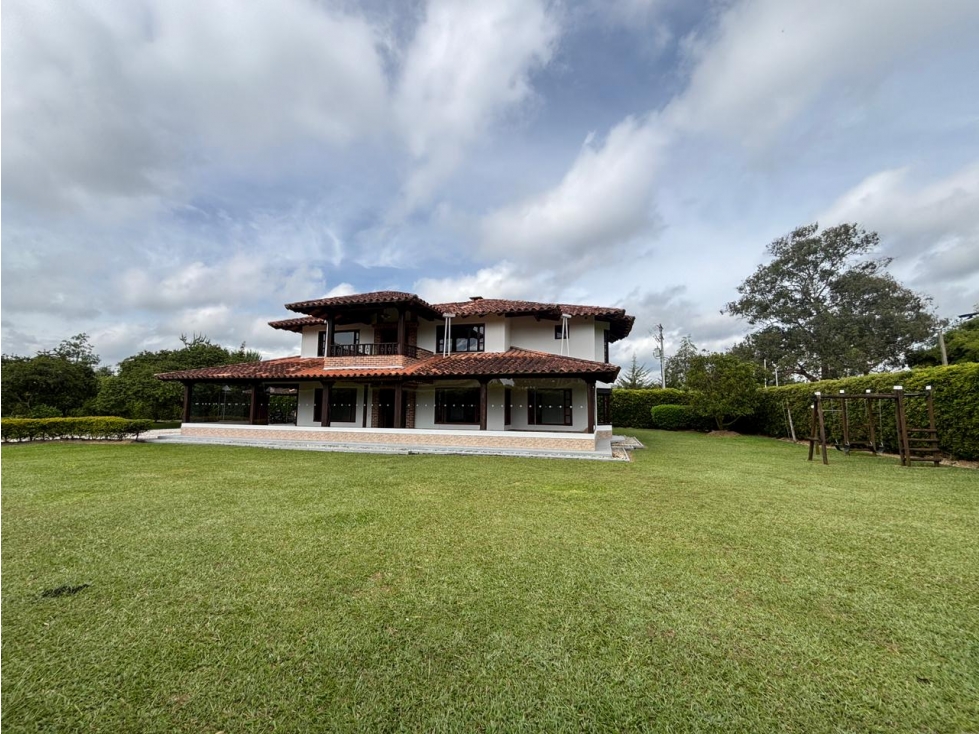 Arriendo casa campestre en Llanogrande con lote plano Y 6 habitaciones — foto 3