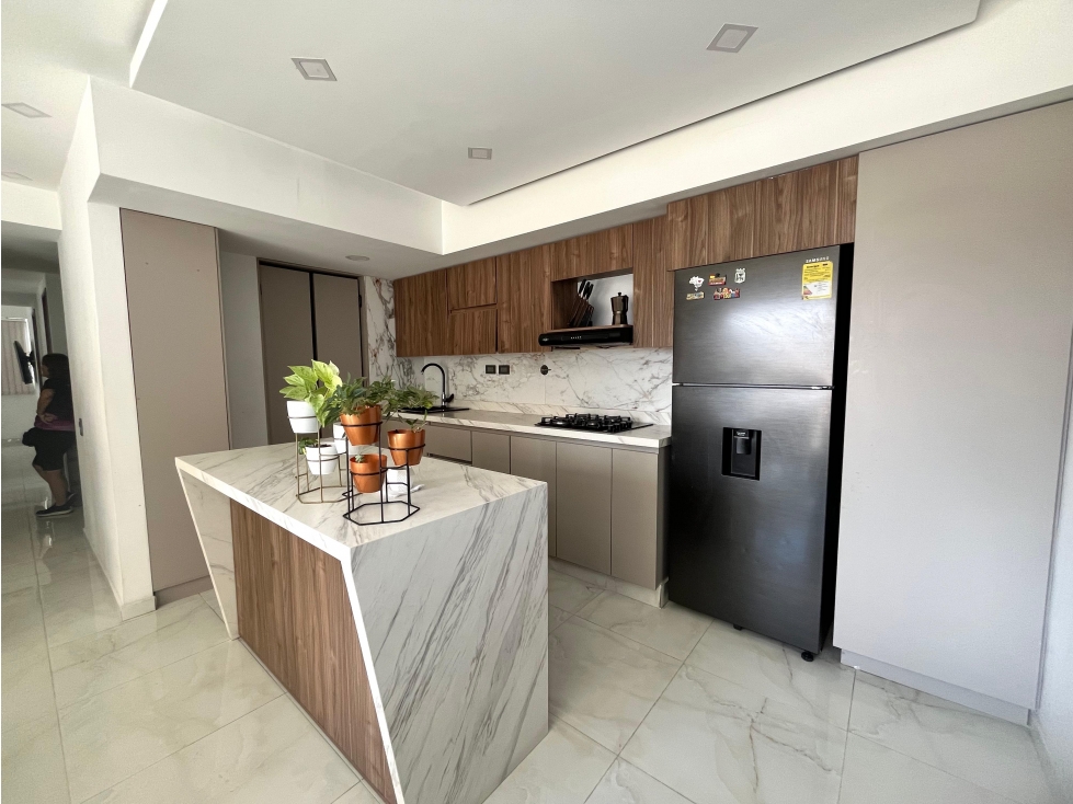 Apartamento en venta en Calasanz Parte Baja Acabados de Lujo — foto 2