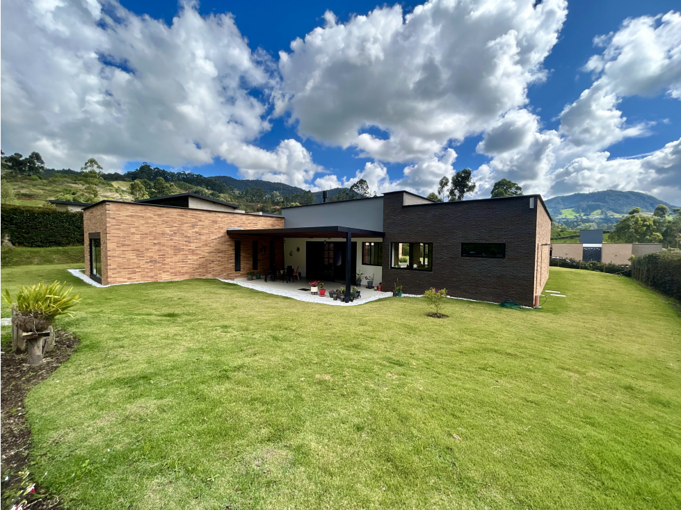 Casa en Venta La Ceja Antioquia - Proyecto en crecimiento