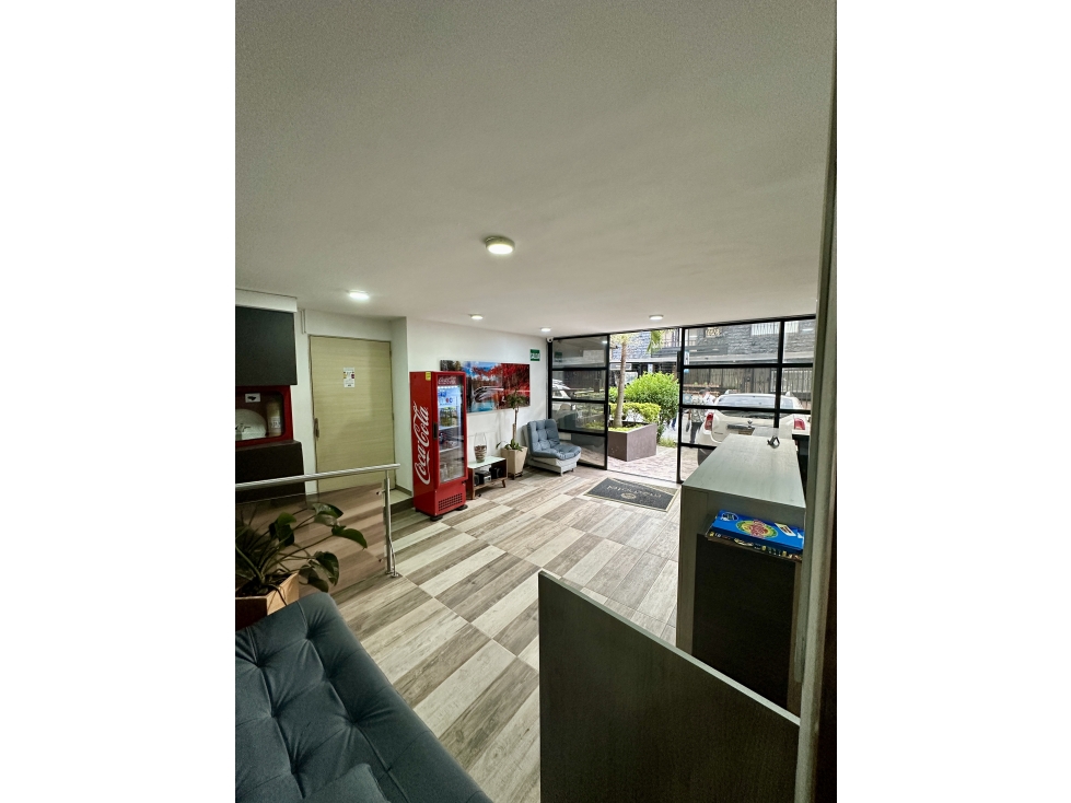 Edificio con uso hotelero en venta Laureles la 70 Medellin - 3