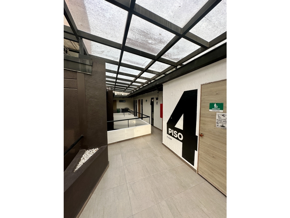 Edificio con uso hotelero en venta Laureles la 70 Medellin - 1