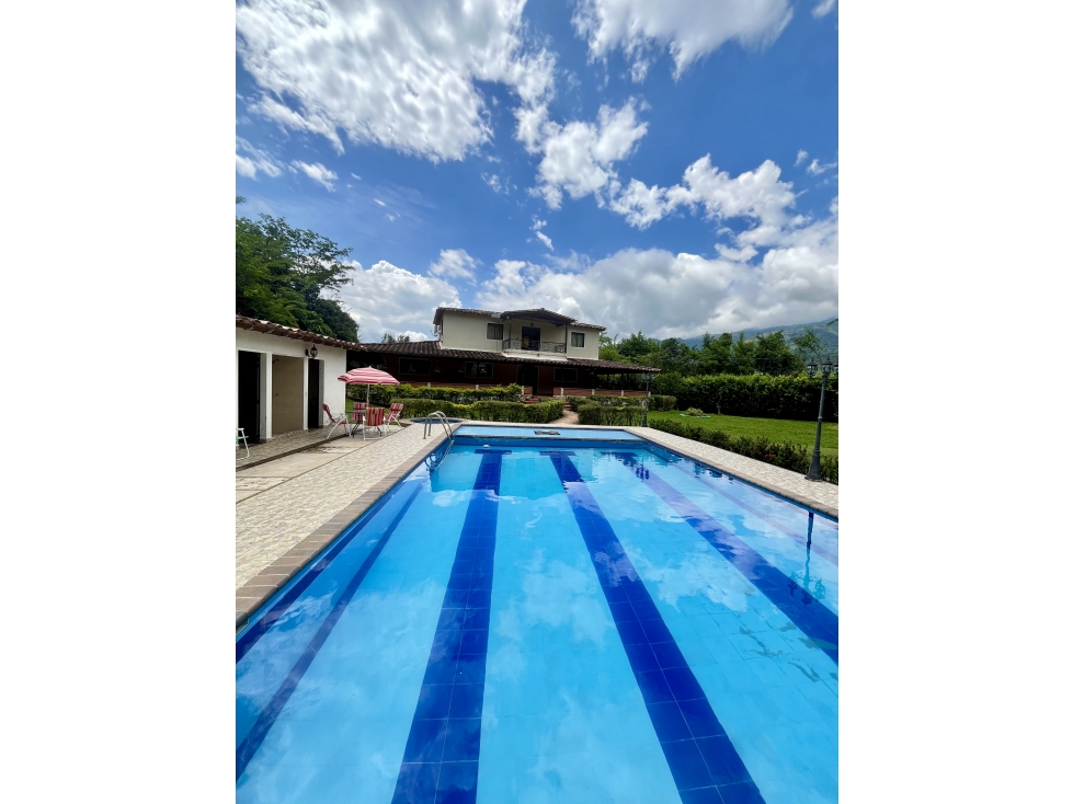 Finca Exclusiva en San Jerónimo con Piscina y Amplios Espacios — foto 2