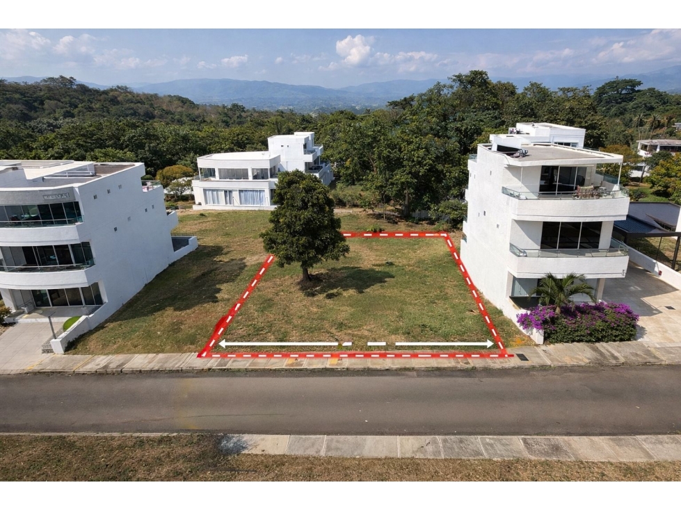 Lote en venta en Sopetrán en Condominio Cerrado con piscina