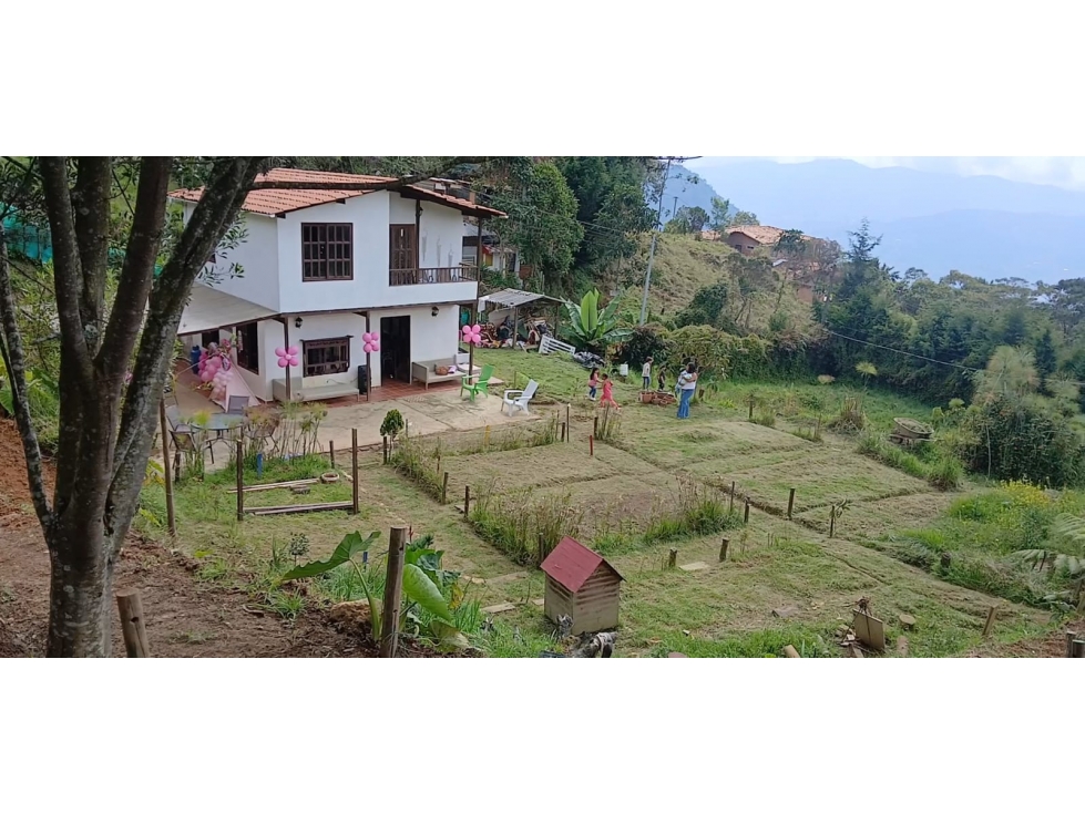 CASA EN VENTA EN SANTA ELENA
