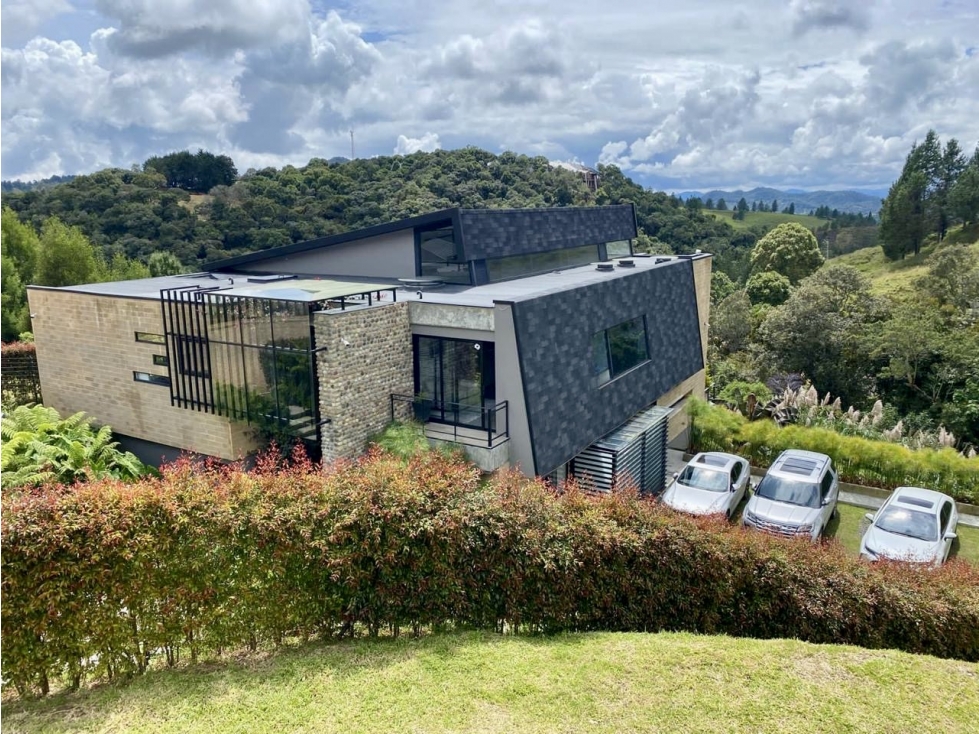 Casa en venta en Envigado Alto de Palmas