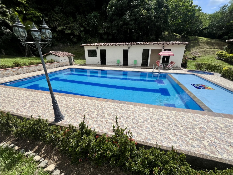 Finca Exclusiva en San Jerónimo con Piscina y Amplios Espacios — foto 6