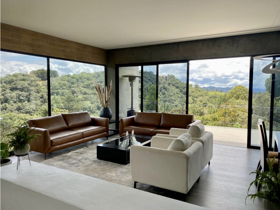 Casa en venta en Envigado Alto de Palmas — foto 2