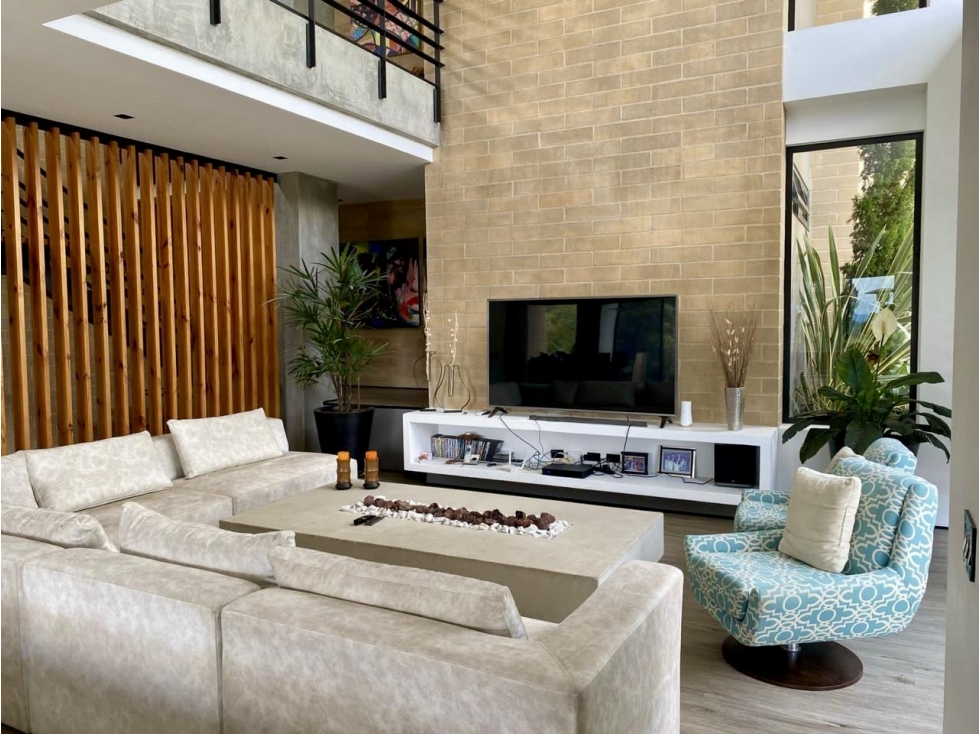 Casa en venta en Envigado Alto de Palmas — foto 3