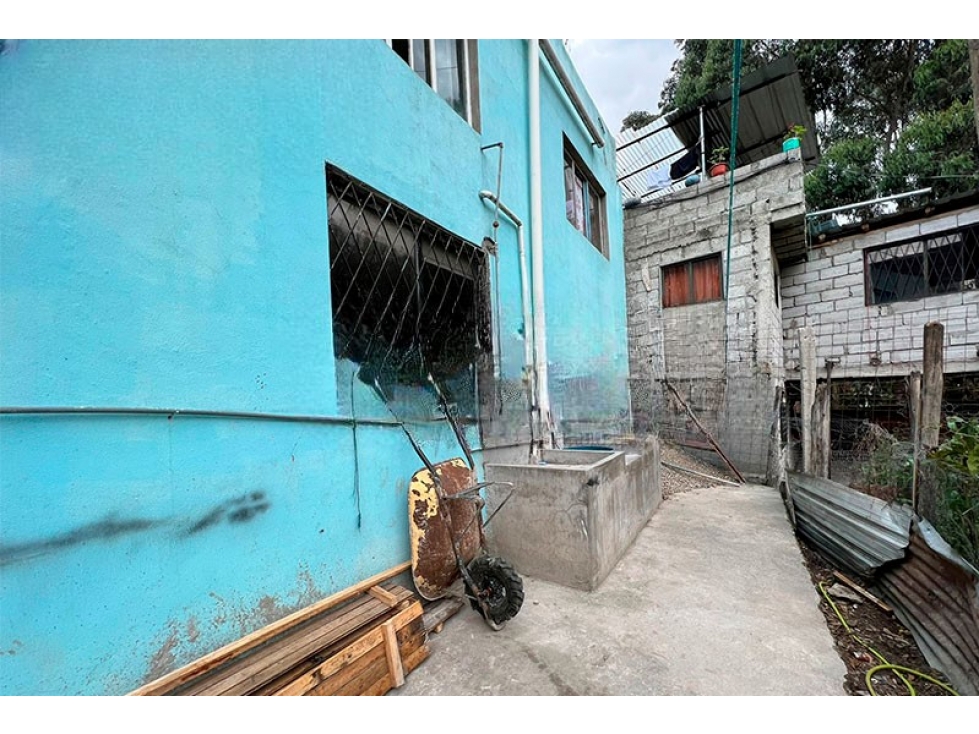CASA RENTERA EN VENTA CON 12 MINIDEPARTAMENTOS - 2