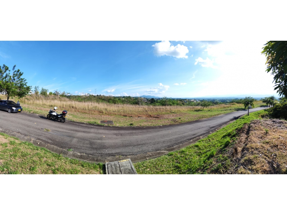 En venta Lote en Condominio en Cerritos , Vía Cartago