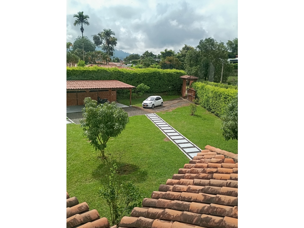 En venta lote con dos casas campestres en Combia