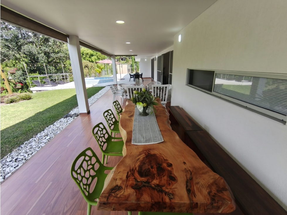 En Venta puerta cerrada Casa Campestre Via Armenia Pereira