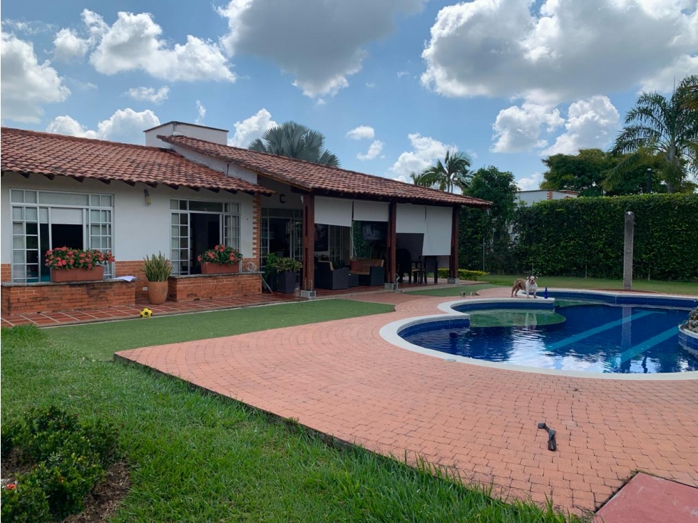 En venta casa campestre en conjunto cerrado, Cerritos Pereira