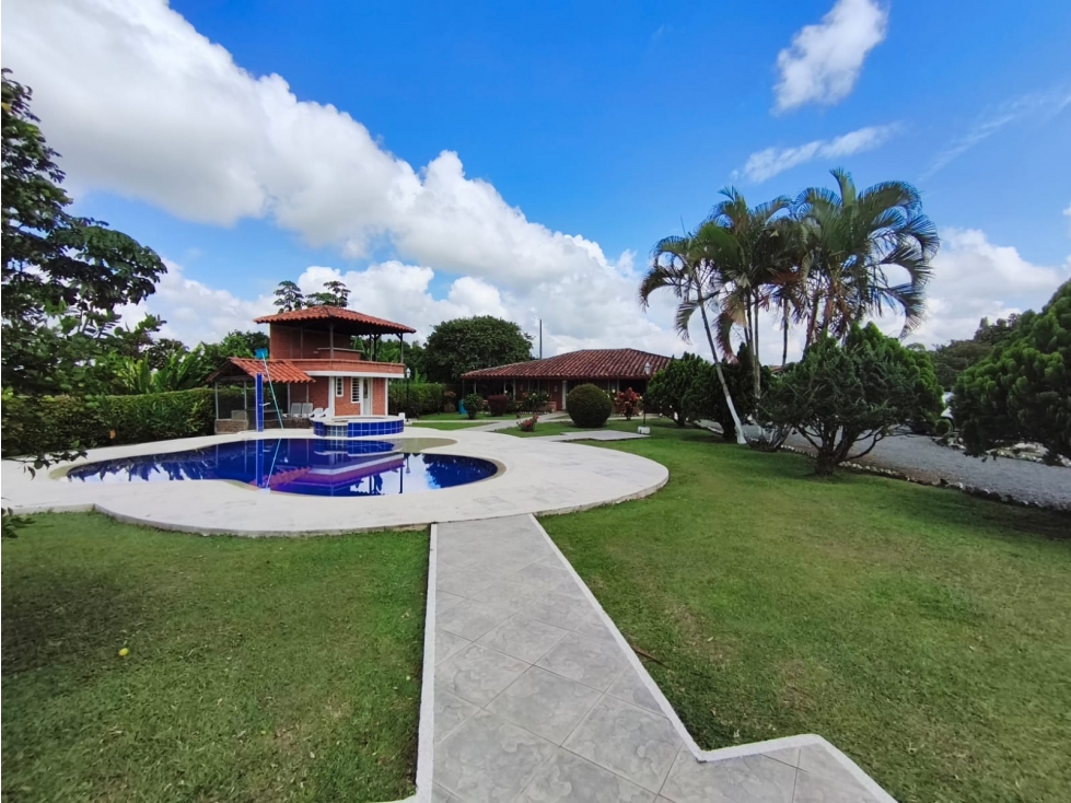 En venta finca en Altagracia Pereira