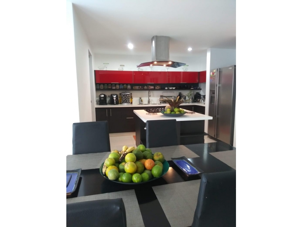 En venta apartamento en Alpes Pereira