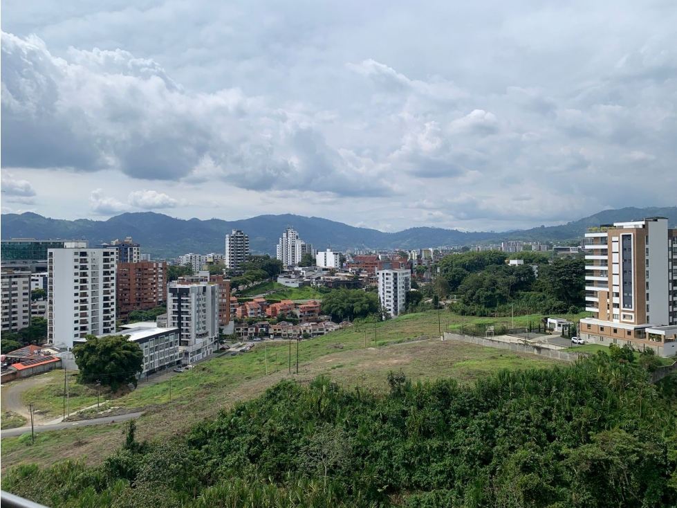 En venta apartamento de lujo en Pinares — foto 2