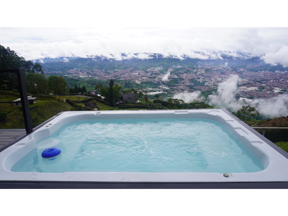 En venta casa campestre en el Alto del Nudo. - 2